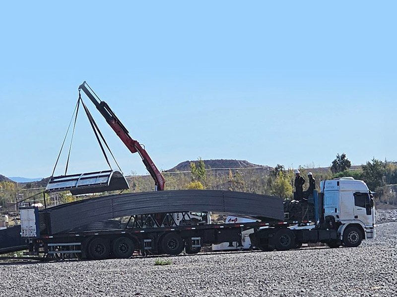Montaje de Tanques desmontables de gran escala para Vaca Muerta cel
