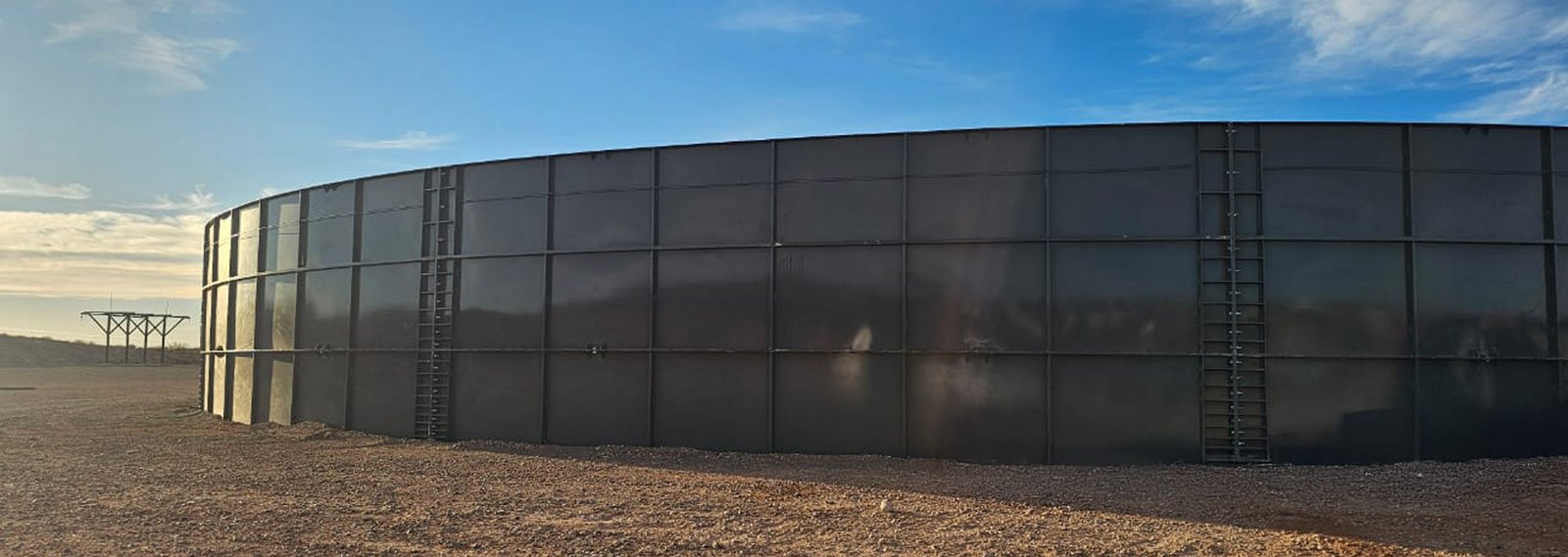 fabricacion de Tanques desmontables de gran escala para Vaca Muerta argentina